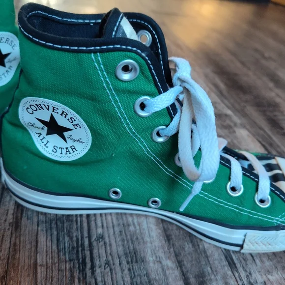 LIKE NEW Chuck Taylor Converse All stars Women size 8 men size 6 - Picture 8 of 16